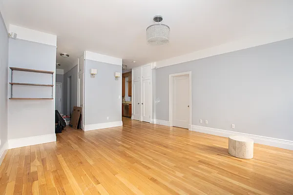 Rented by Compass | media 25