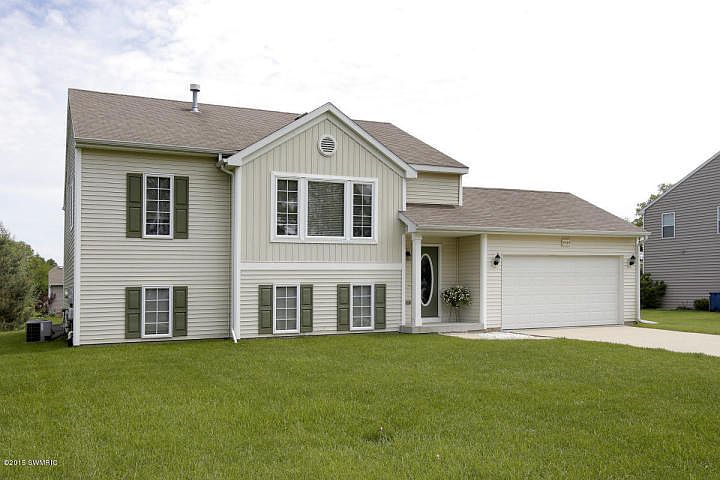 1st image of 6929 Cypress Bay Dr