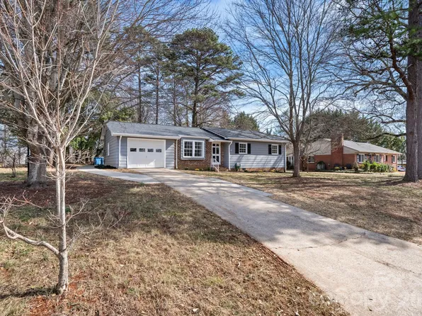 196 25th St NW, Hickory, NC 28601