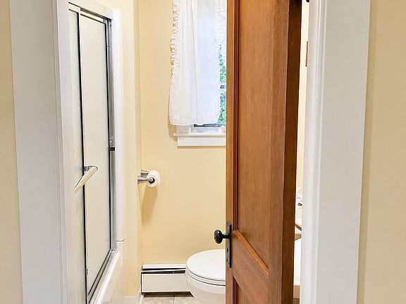 2nd image of 29 Thompson Ln