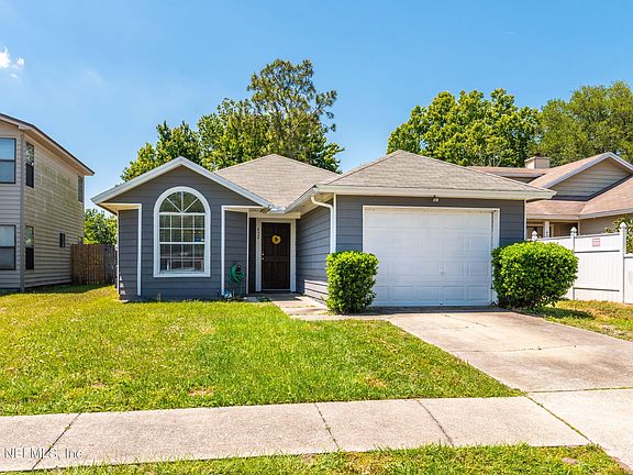 3rd image of 452 FILMORE Drive