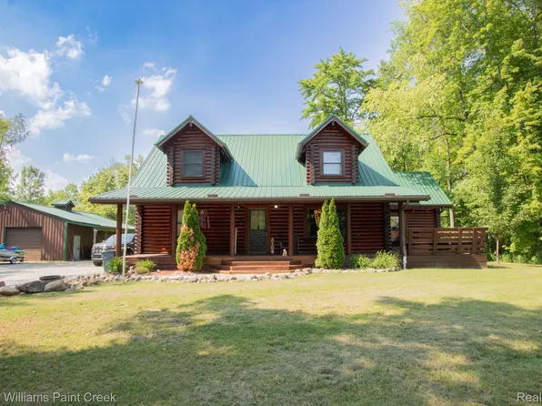5104 Ravenswood Rd, Smiths Creek, MI 48074
