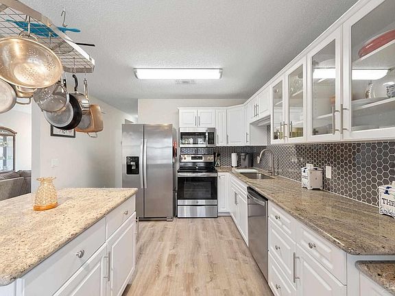 5th image of 3197 Birdseye Cir