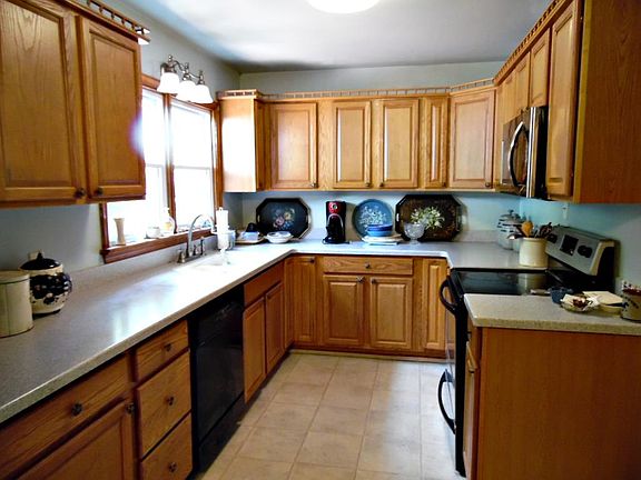 5th image of 1183 Patrick Henry Ave