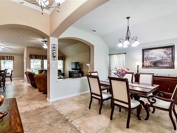 3rd image of 2504 Mesa Glen Dr