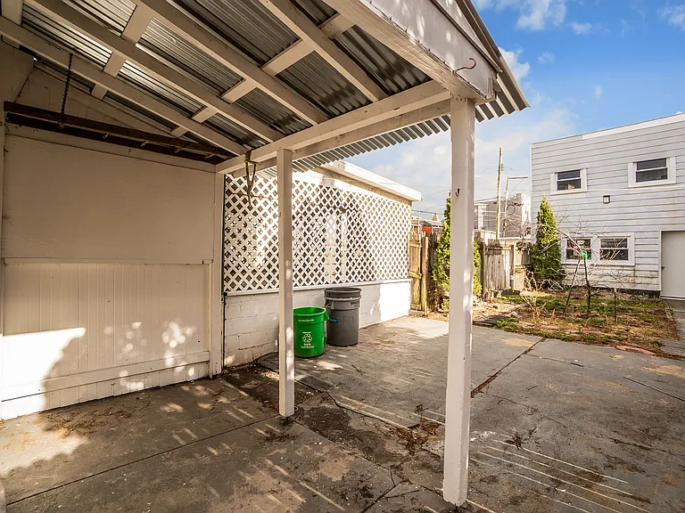 716 W Cedar St — Photo 24