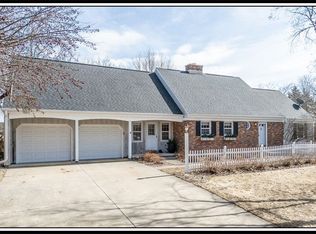 W8939 Steinacker Heights Dr, Hortonville, WI 54944