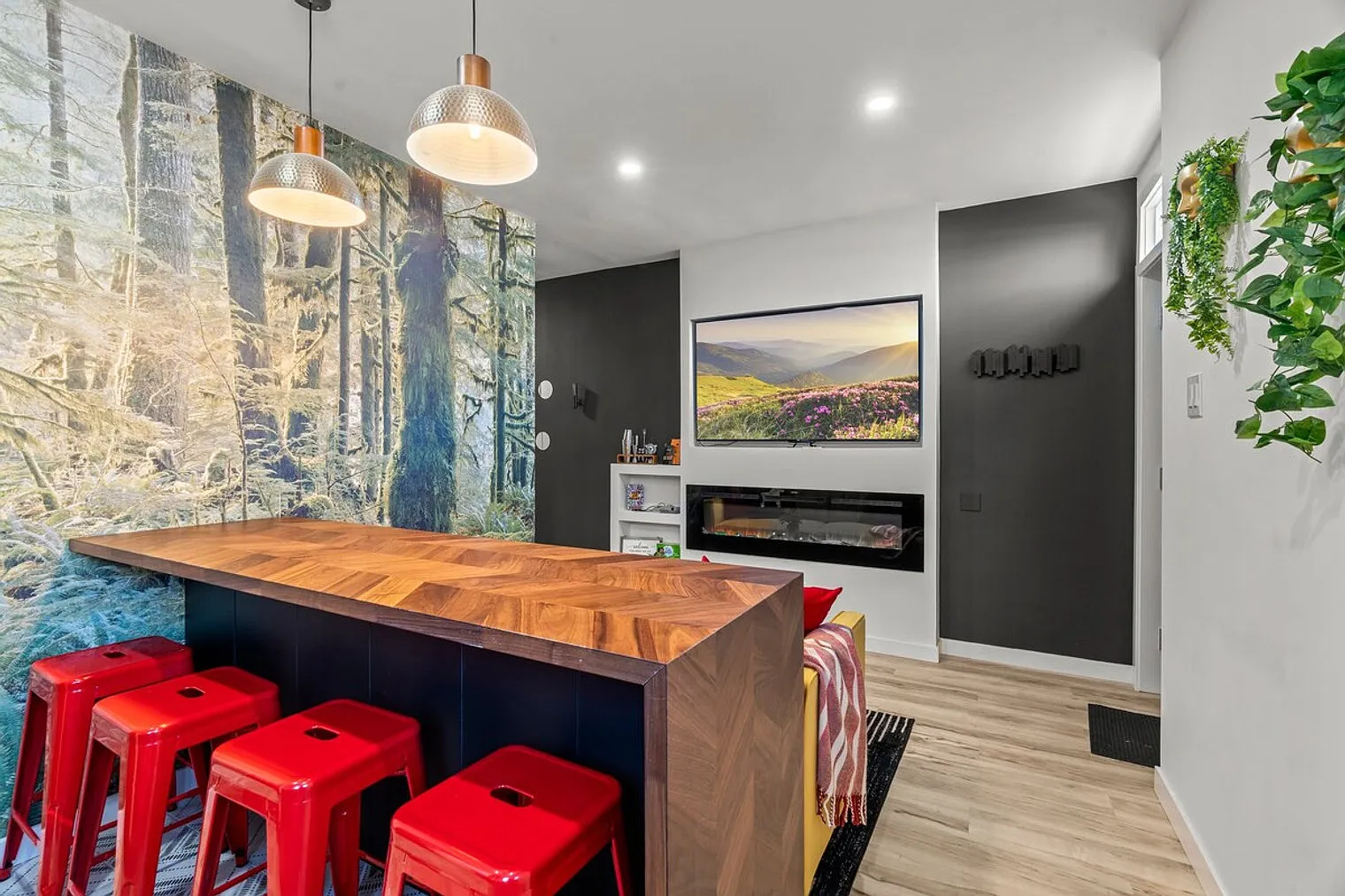 2 bed, 1.0 bath, $6,362 — Photo 3