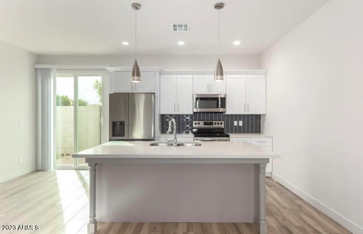 3 bed, 1540 sqft, $2,250 — Photo 3
