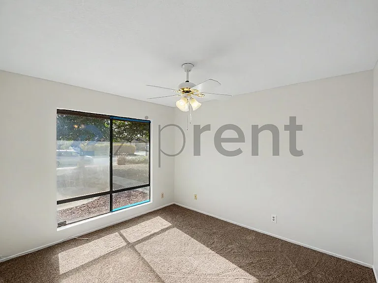 1140 Valley Spring Ln — Photo 13