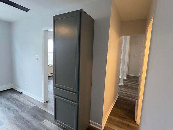 3rd image of 15 Greendale Rd Floor 3