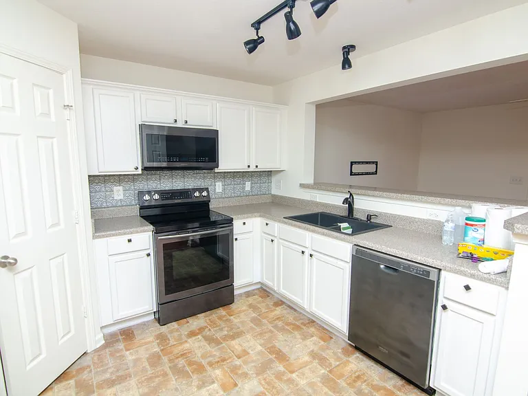 1790 Red Jacket Dr — Photo 8