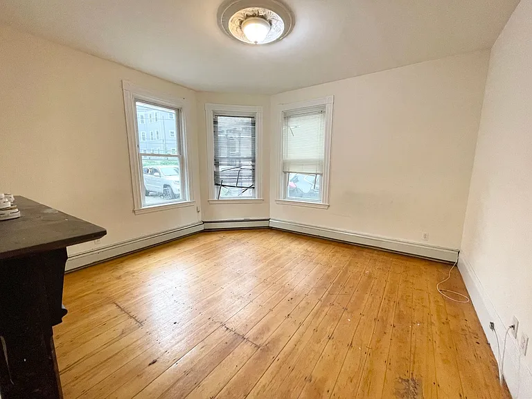1 Folsom Ave #1 — Photo 3