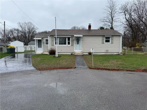 46 Social Dr, Warwick, RI 02889