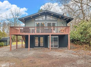 1311 Hilltop Dr, Long Pond, PA 18334