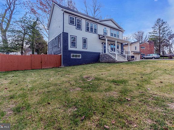 3rd image of 3901 Terrace Dr