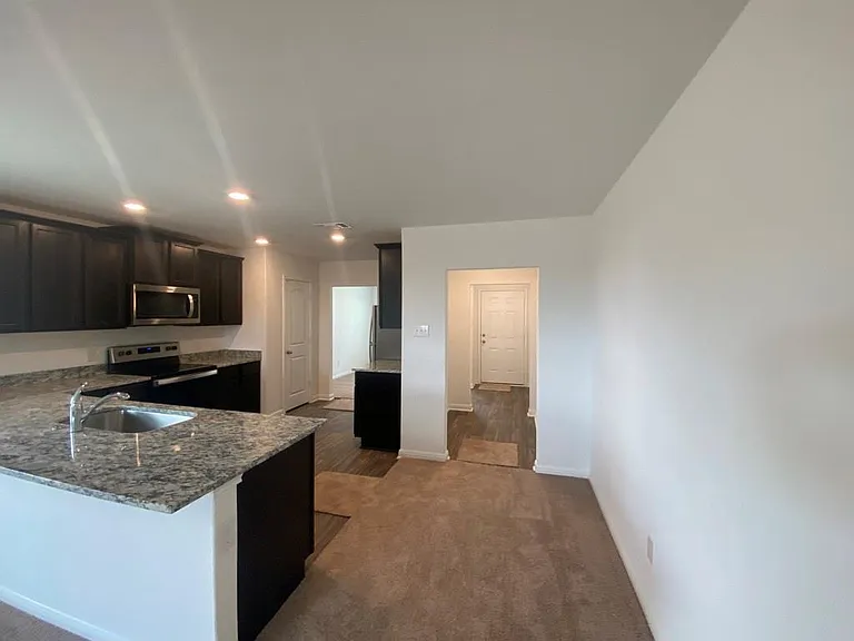 309 Riverdale Dr — Photo 16