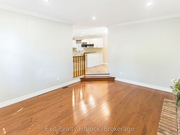 5th image of 958 Smithside Ct