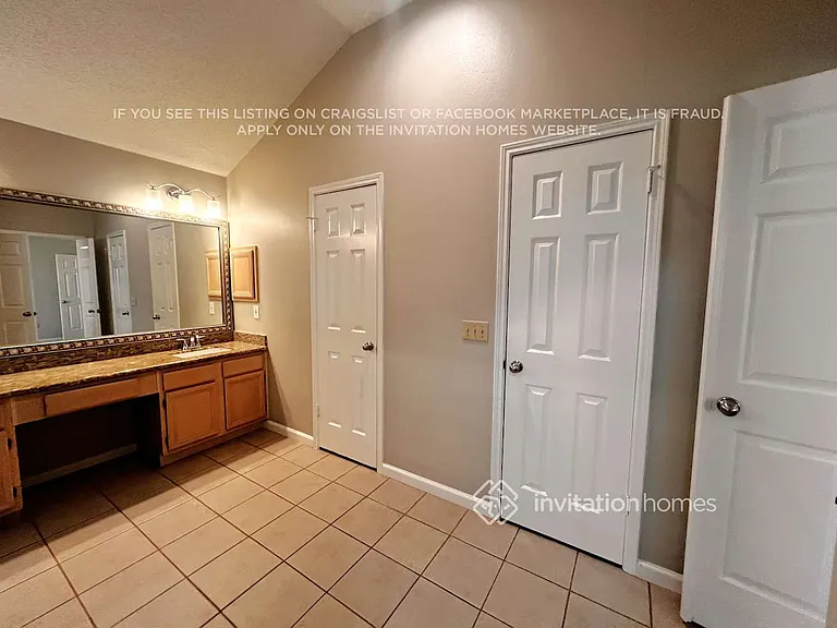 2110 Castle Dr — Photo 12