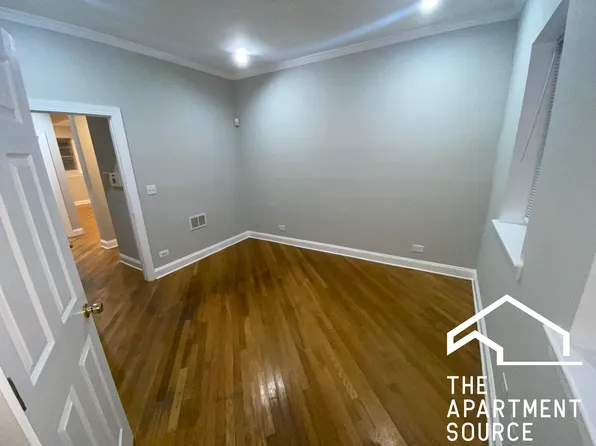 2242 W Morse Ave #G, Chicago, IL 60645