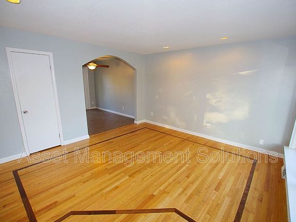2nd image of 723 Riderwood Dr