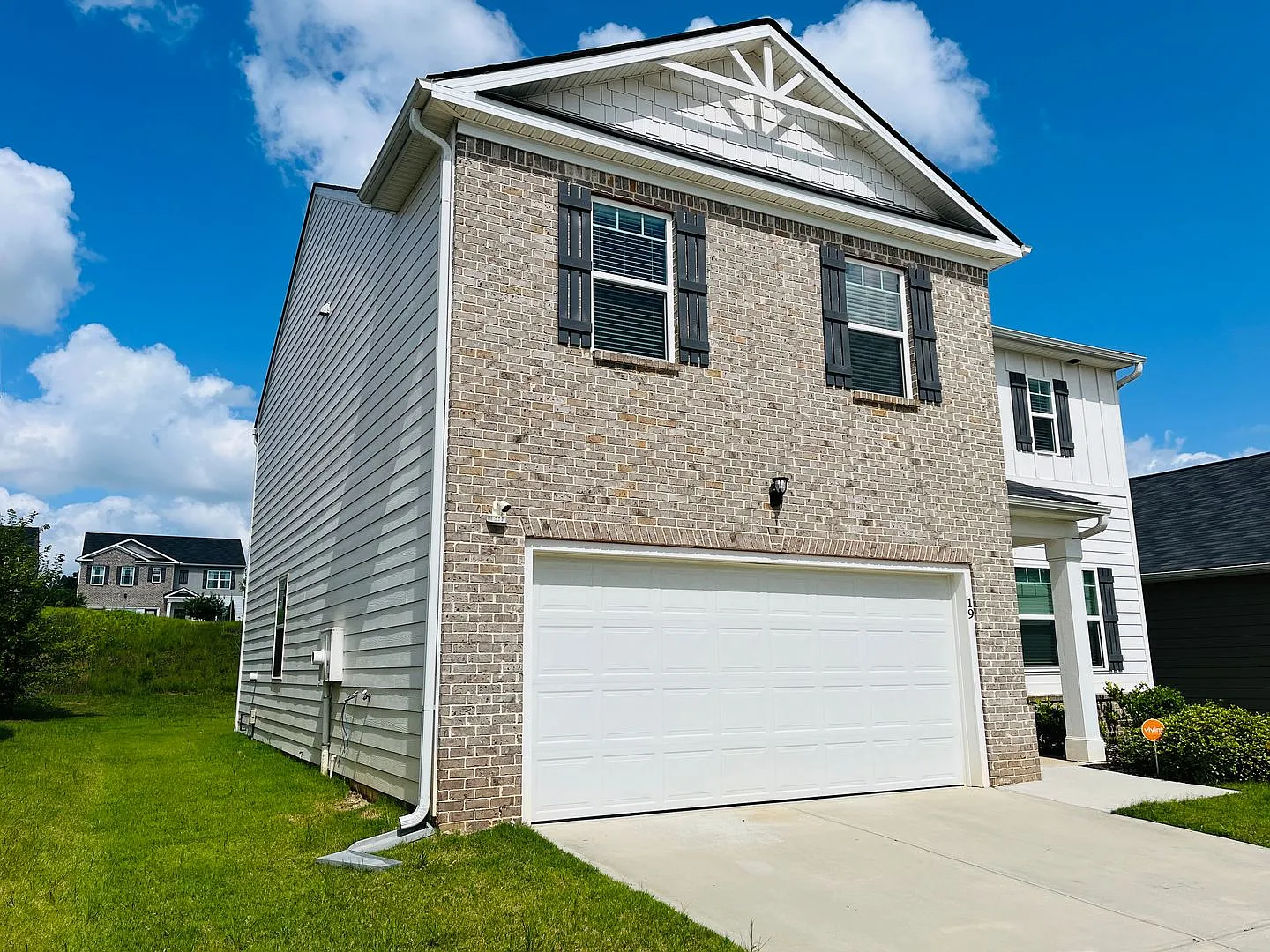 Wow! 4 bedroom 2.5 bathroom in Newnan! Must See!! — Photo 3