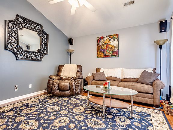 5th image of 4903 Woodglen Dr