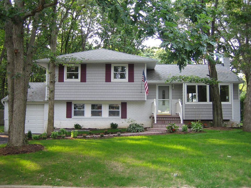 1st image of 2 Berrywood Dr