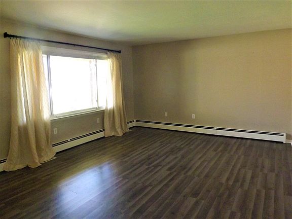 4th image of 302 Ron Aire Dr