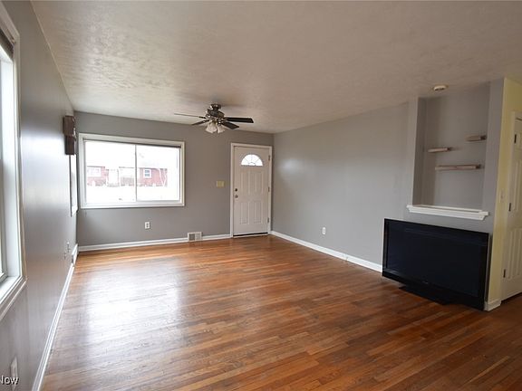 4th image of 2218 Russell Ave