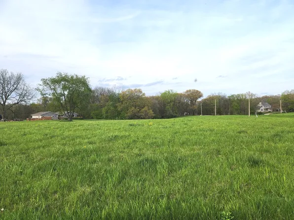 910 Lake Wildwood Dr, Varna, IL 61375