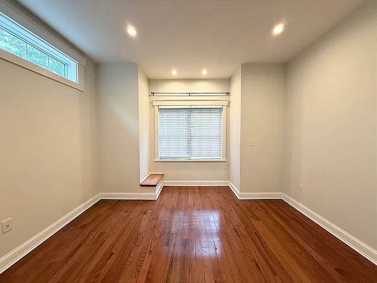 108-110 Webster St #1F — Photo 9