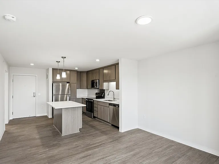 Ride Apartments — Photo 24