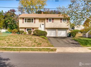 85 Winston Dr, Somerset, NJ 08873