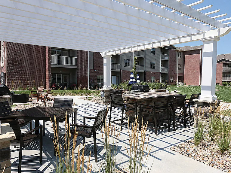 Summit Falls Apartments & Townhomes — Photo 13