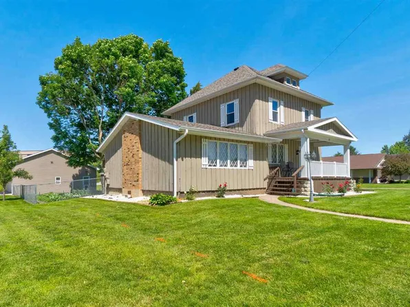 1133 S Iowa Ave, Washington, IA 52353