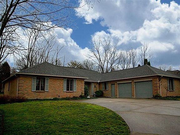 2nd image of 6716 Vienna Woods Trl