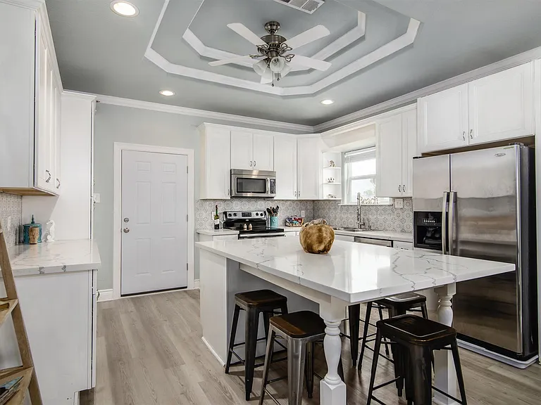 986 Bahama Dr — Photo 17