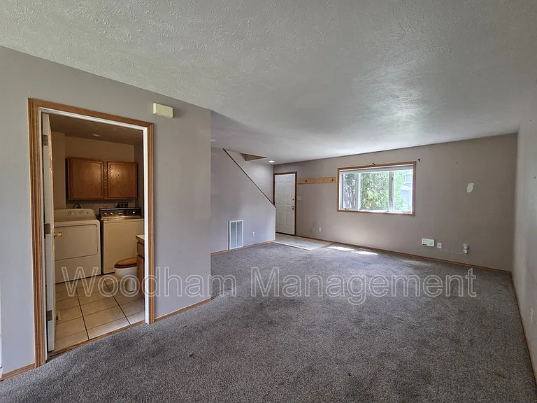 111 Pondera Ave #B — Photo 5