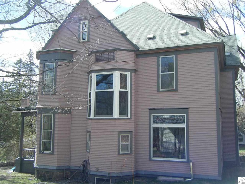 1st image of 2340 Woodland Ave