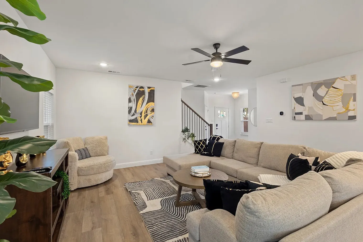 4 bed, 3.0 bath, 2174 sqft, $6,594 — Photo 2