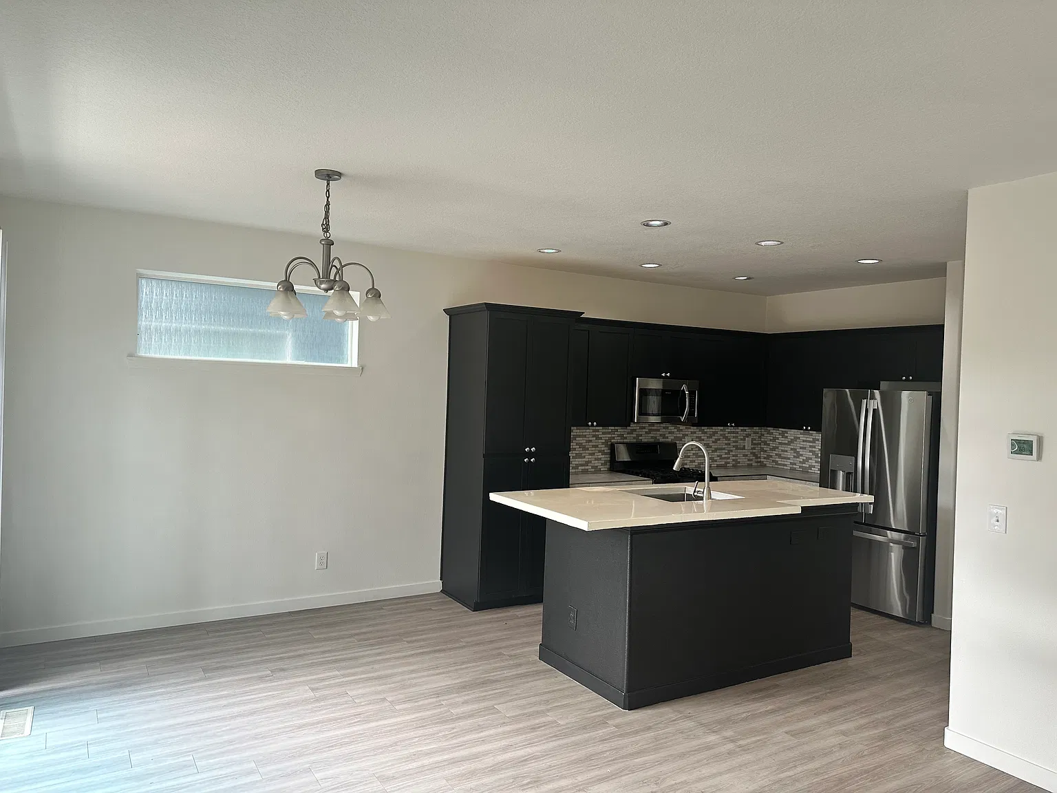 3 bed, 2.5 bath, 1648 sqft, $2,850 — Photo 4