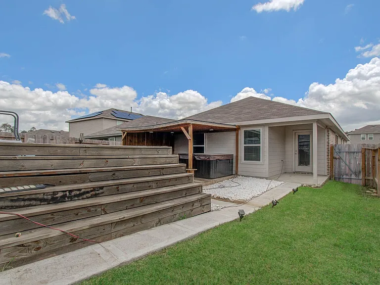 6111 Grove Of Pines St — Photo 29