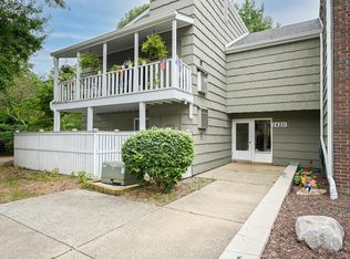 1420 Stonebridge Trl APT 1, Wheaton, IL 60189