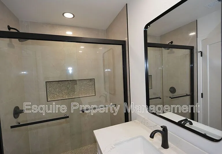 3551 W Hemlock St — Photo 16