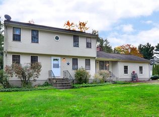 2 Kerr Farm Rd, Simsbury, CT 06070