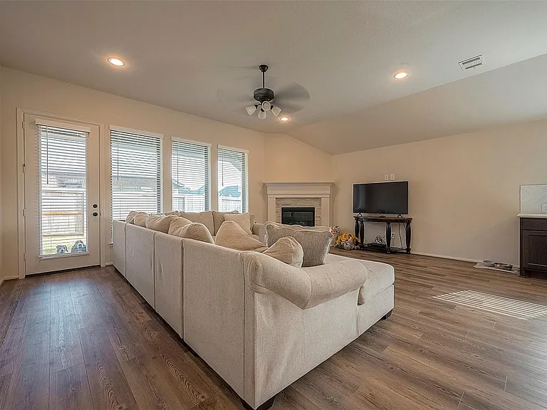 4602 Ana Ridge Ln — Photo 11