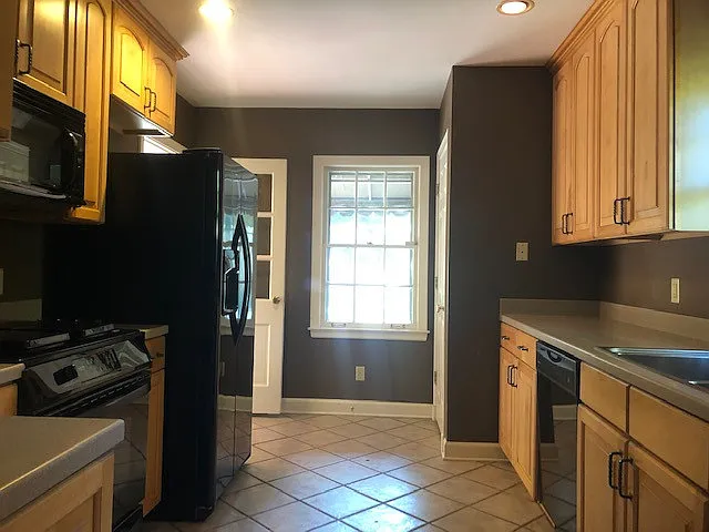 190 Eastland Dr — Photo 16