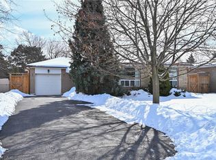 8 Beechwood Cres, Brampton, ON L6T 1Y1
