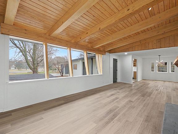 5th image of 12 E Sequoia Dr